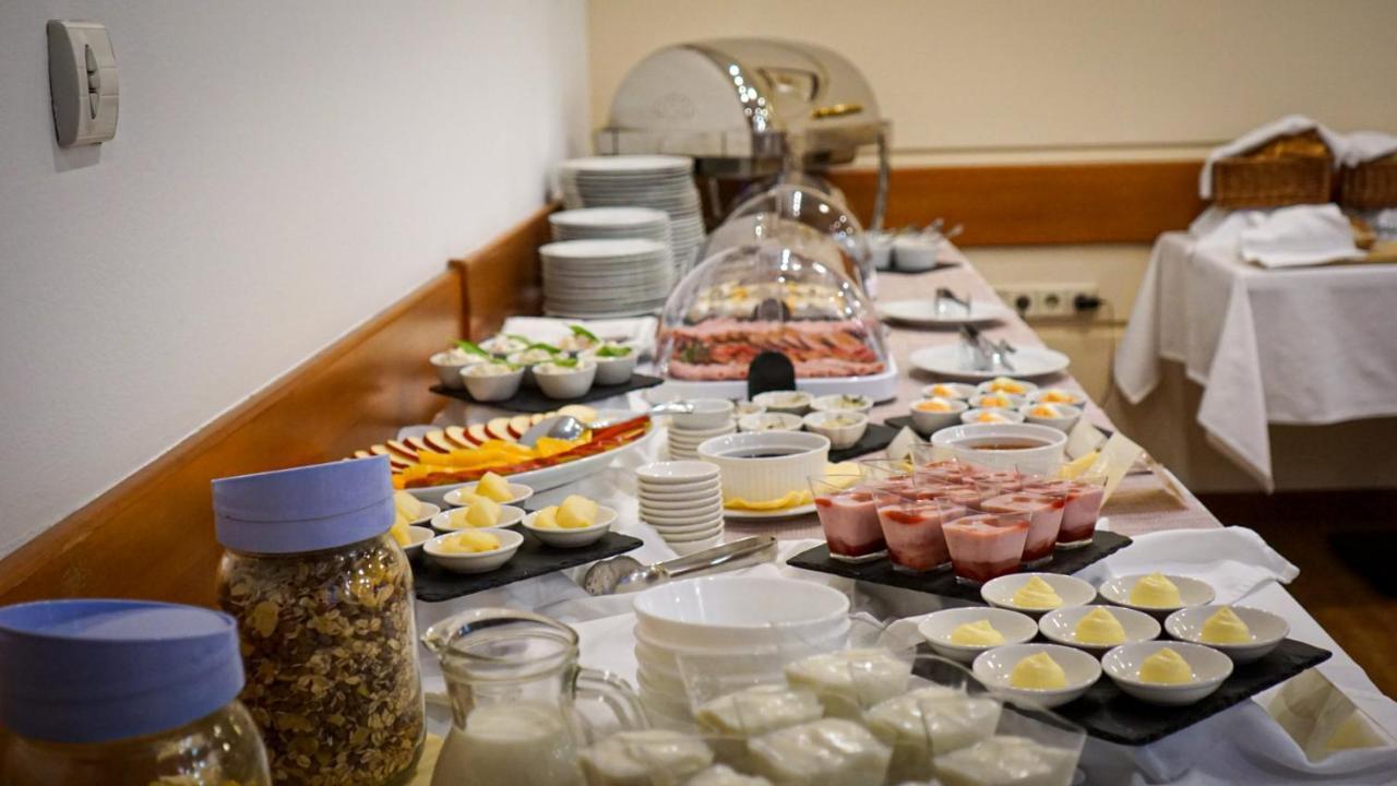 Bed and Breakfast Erhardt Panzio Шопрон Экстерьер фото